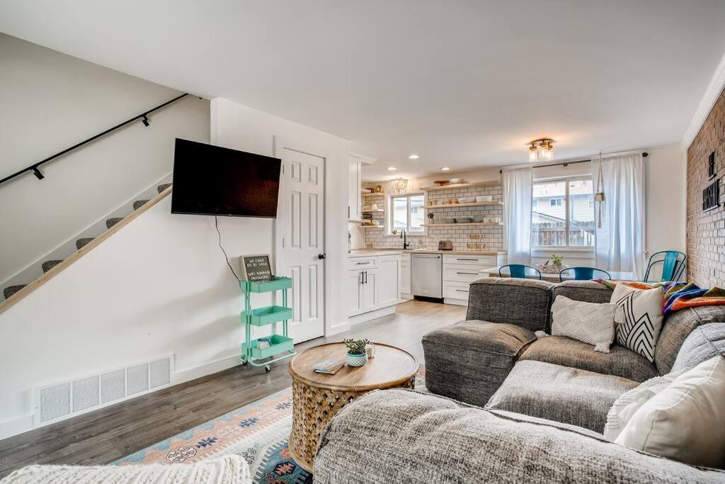 Family Townhome Near Mountains & Olde Town Arvada Luaran gambar